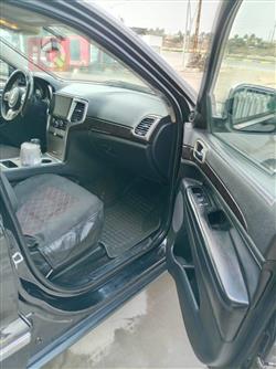 جیپ گراند شیرۆکی